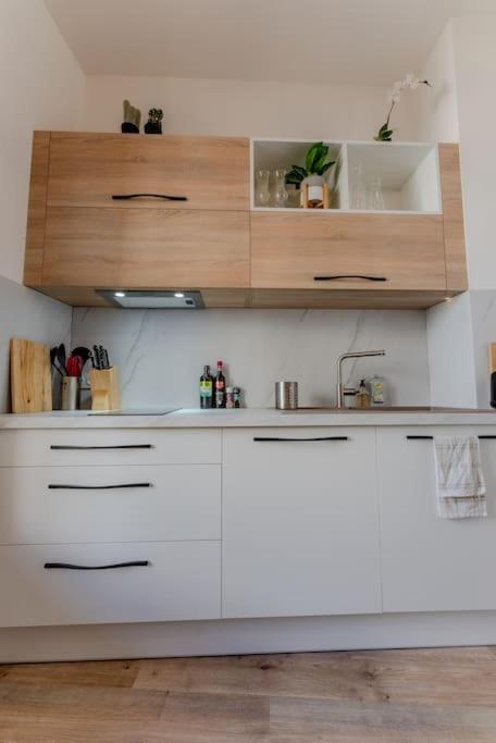 Apartament L'Echappee Chic Au Coeur De Valence Valence  Zewnętrze zdjęcie